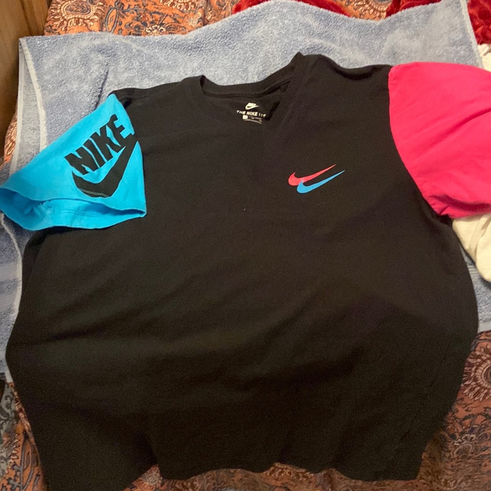 Nike short sleeve